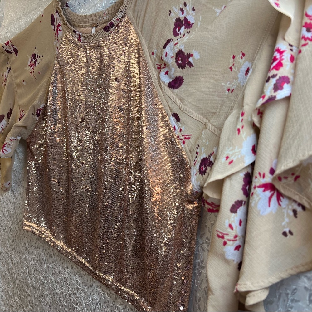 FREE PEOPLE “Shimmy & Shake” Sequined Floral Bell Sleeve Pullover Blouse Top NWT - Picture 10 of 15